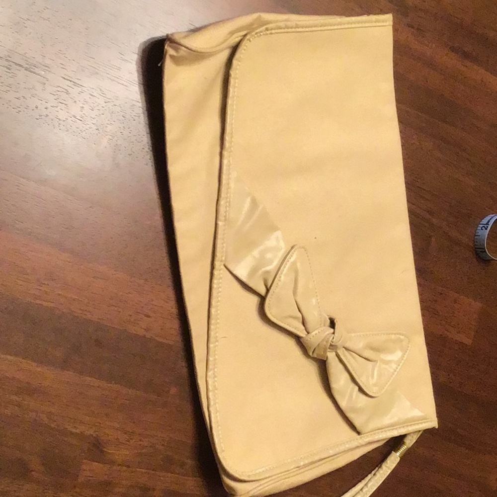 Vintage tan canvas clutch w bow